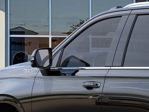 New 2026 Chevrolet Tahoe High Country AWD/4WD image 12
