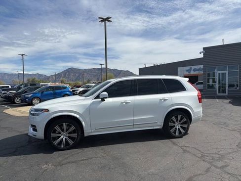 Used 2024 Volvo XC90 B5 Plus image 11