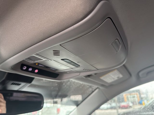 Used 2020 Chevrolet Equinox LT w/ Midnight Edition FWD image 10