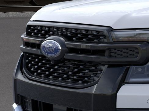 New 2025 Ford Ranger Lariat w/ FX4 Off-Road Package image 18