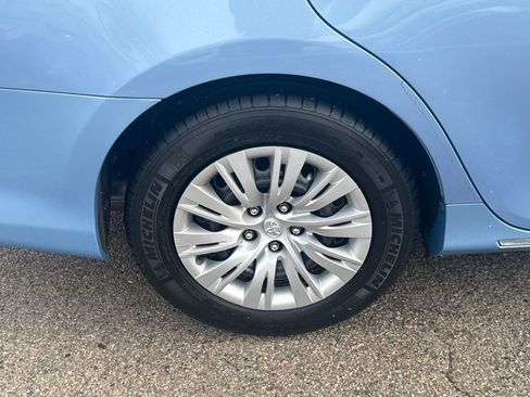 Used 2012 Toyota Camry LE image 40