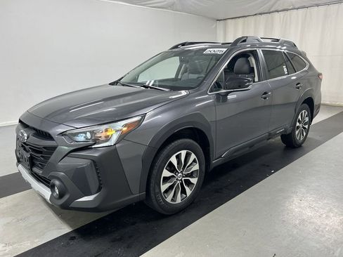 Used 2025 Subaru Outback Limited AWD/4WD image 5