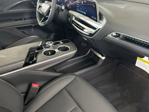 Certified 2024 Cadillac Lyriq Luxury AWD/4WD image 16