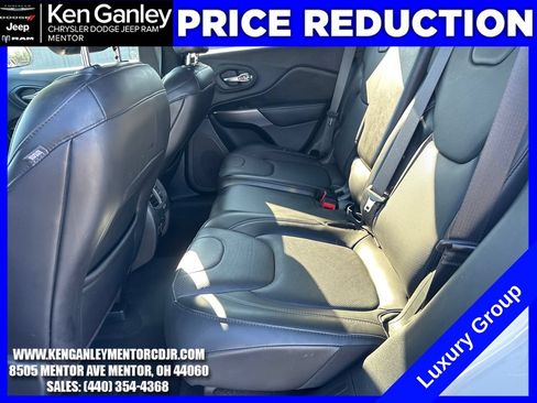 Used 2019 Jeep Cherokee Limited w/ Luxury Group AWD/4WD image 22