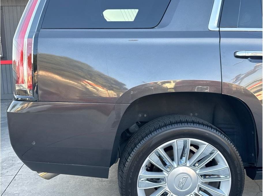 Used 2017 Cadillac Escalade Platinum AWD/4WD image 52
