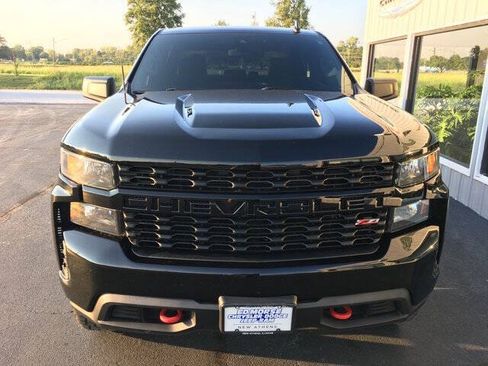 Used 2021 Chevrolet Silverado 1500 Custom Trail Boss w/ Midnight Edition AWD/4WD image 4