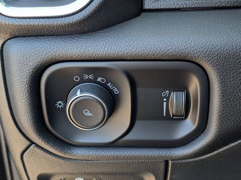 Used 2024 RAM 1500 Laramie AWD/4WD image 40