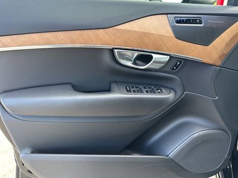 Certified 2024 Volvo XC90 T8 Plus w/ Protection Package Premier image 18