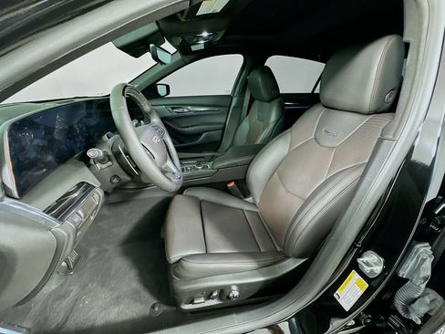Used 2025 Cadillac CT5 V w/ Technology Package RWD image 21