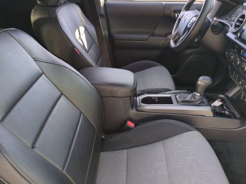 Used 2023 Toyota Tacoma TRD Off-Road image 19