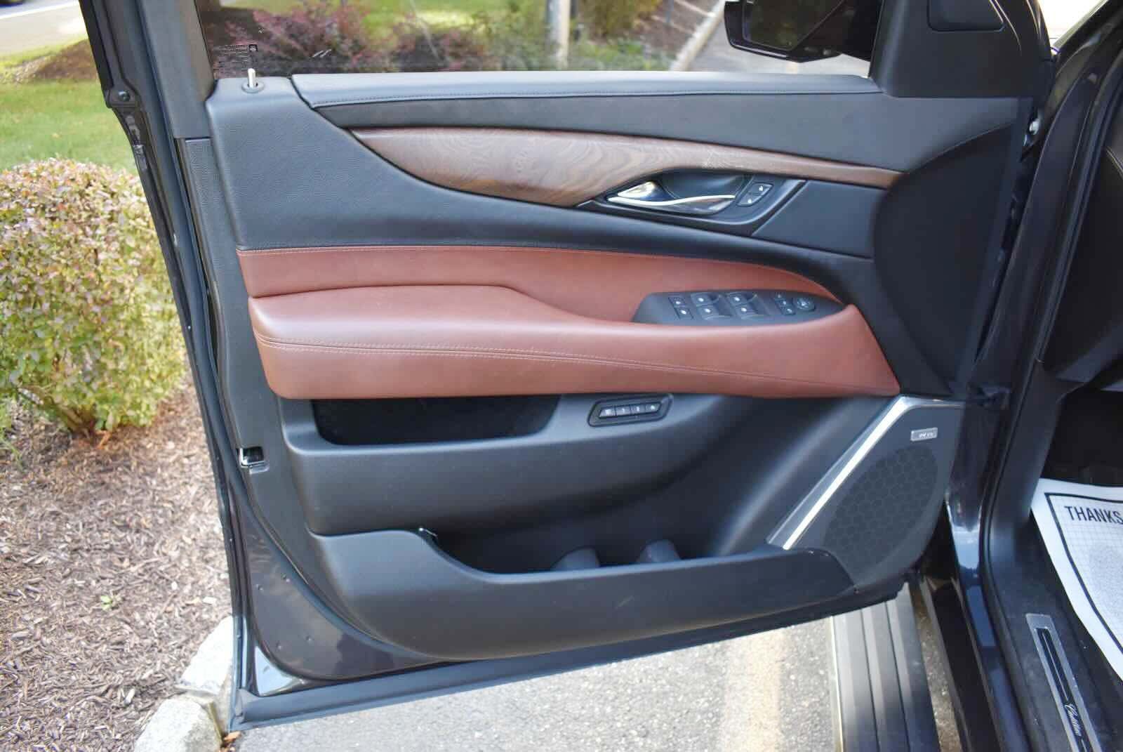 Used 2016 Cadillac Escalade ESV Premium AWD/4WD image 70
