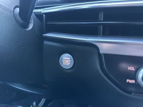 Used 2025 Kia Sorento EX w/ EX Panoramic Sunroof Package image 14