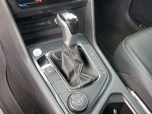Used 2024 Volkswagen Tiguan SE R-Line image 31