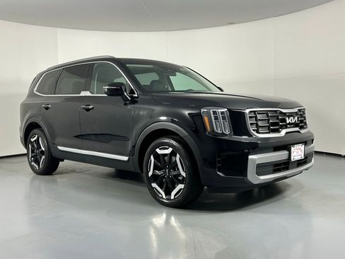 Used 2023 Kia Telluride S w/ S Sunroof Package image 1