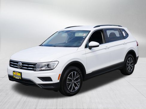 Used 2020 Volkswagen Tiguan SE w/ 3rd Row Seat Package AWD/4WD image 3