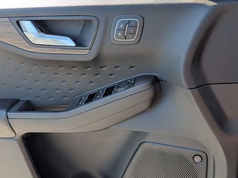 Certified 2020 Ford Escape Titanium image 24