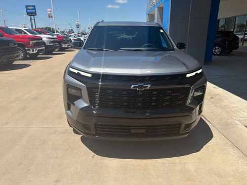 New 2026 Chevrolet Traverse RS w/ LPO, Floor Liner Package FWD image 10