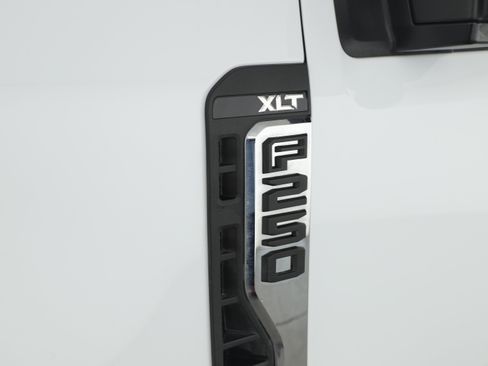Used 2025 Ford F250 XLT image 6
