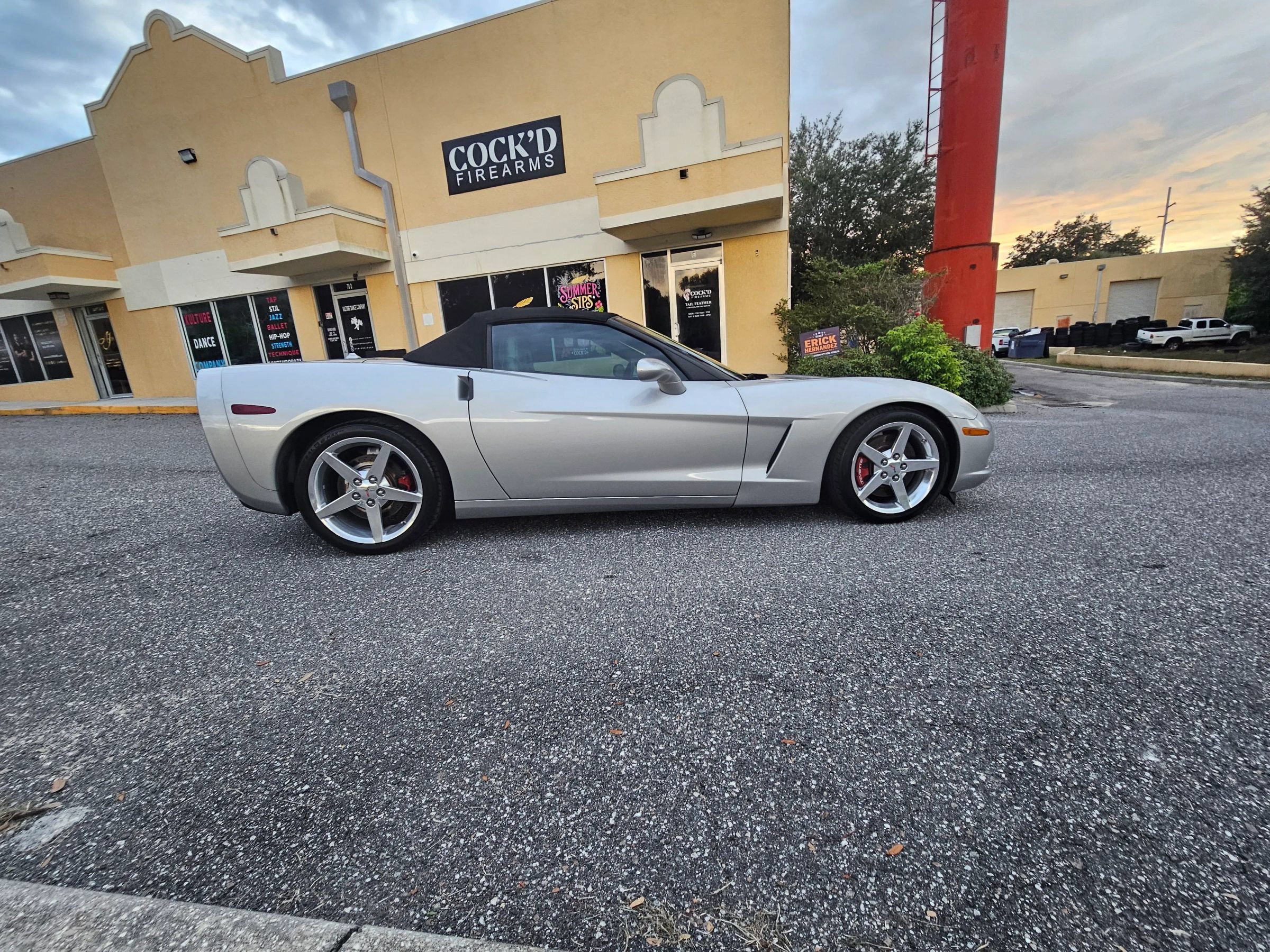Used 2005 Chevrolet Corvette Convertible w/ Preferred Equipment Group RWD image 5