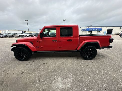 Used 2025 Jeep Gladiator Sport AWD/4WD image 11