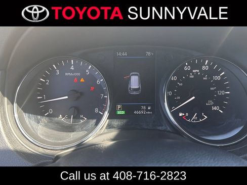 Used 2020 Nissan Rogue SV w/ Premium Package FWD image 3