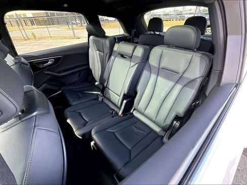 Used 2025 Audi Q7 3.0T Premium Plus AWD/4WD image 36