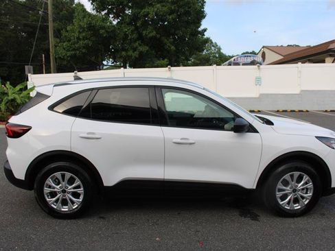 Used 2025 Ford Escape Active AWD/4WD image 7