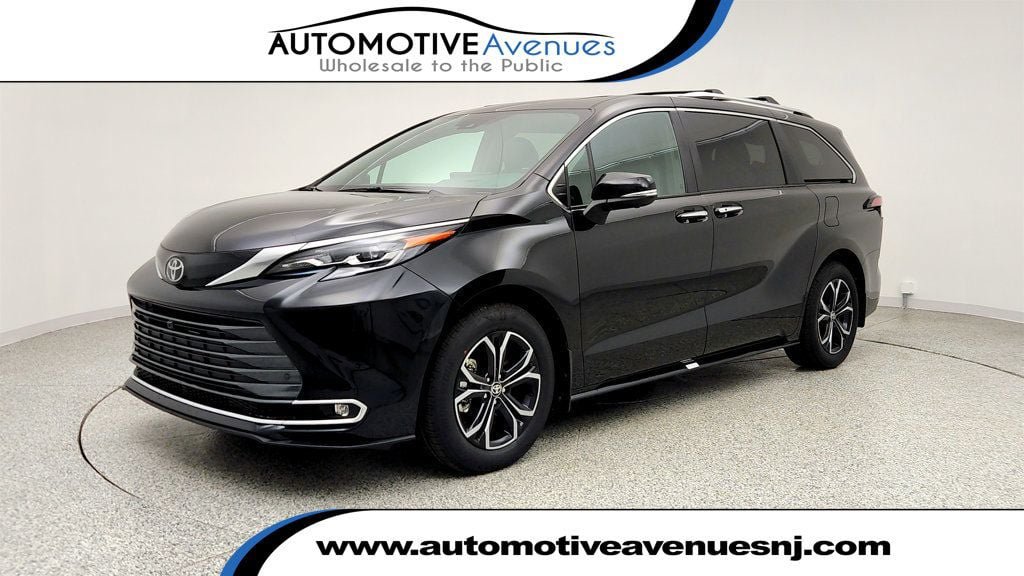 Used 2026 Toyota Sienna Platinum AWD/4WD image 1