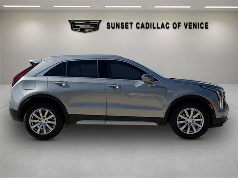 Certified 2023 Cadillac XT4 Premium Luxury image 2