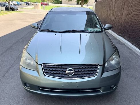 Used 2005 Nissan Altima 2.5 S w/ (F01) Convenience Pkg FWD image 4