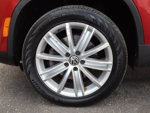 Used 2012 Volkswagen Tiguan S image 39