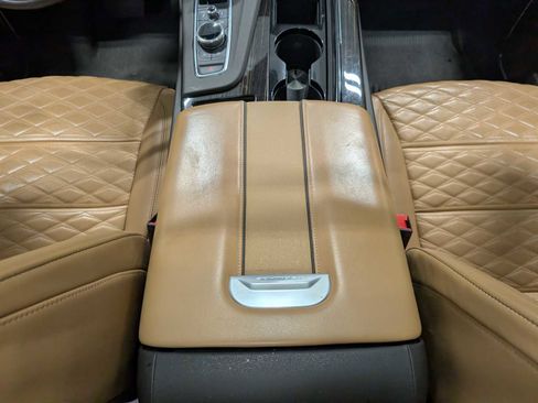 Used 2023 Cadillac Escalade Premium Luxury image 21