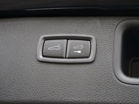 New 2026 Porsche Macan image 18