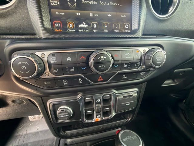 Used 2022 Jeep Gladiator Overland w/ Popular Equipment Package AWD/4WD image 25