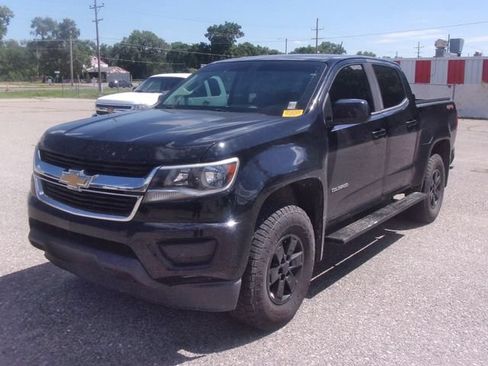Used 2020 Chevrolet Colorado W/T w/ WT Convenience Package AWD/4WD image 3