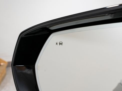 Used 2025 GMC Yukon Denali image 13