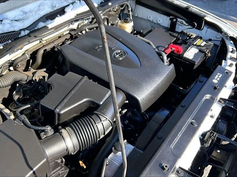 Used 2019 Toyota Tacoma SR w/ SR Convenience Package image 35