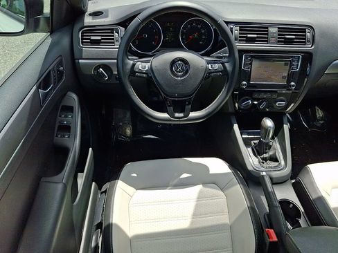 Used 2017 Volkswagen Jetta Sport FWD image 11