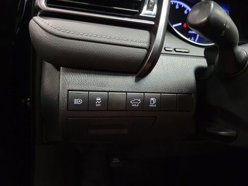 Used 2020 Toyota Camry SE FWD image 21