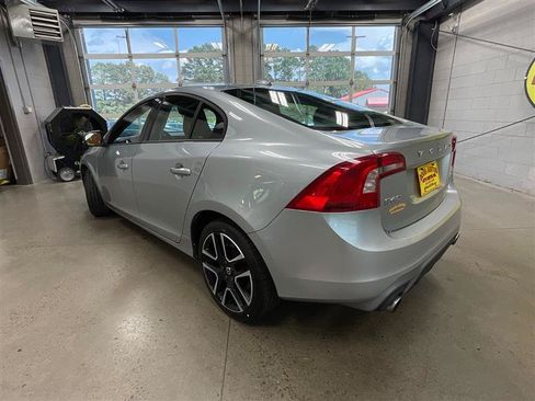 Used 2017 Volvo S60 T5 Dynamic AWD/4WD image 3