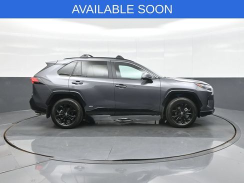 Used 2025 Toyota RAV4 SE w/ Convenience Package AWD/4WD image 8