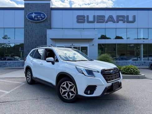 Used 2023 Subaru Forester Premium AWD/4WD image 1
