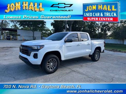 Used 2024 Chevrolet Colorado LT w/ LT Convenience Package II image 2