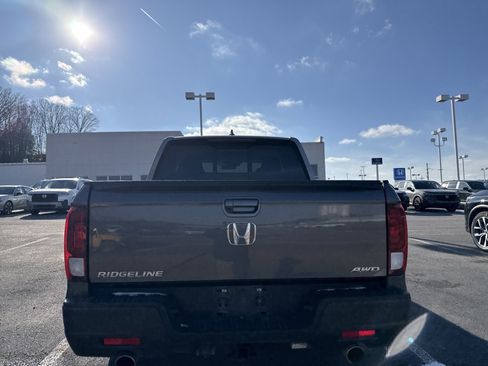 Used 2023 Honda Ridgeline Sport image 4