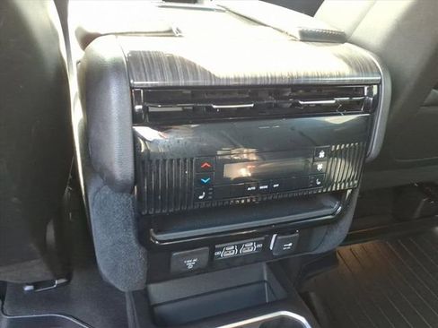 Used 2022 Jeep Wagoneer Series II w/ Convenience Group I image 15