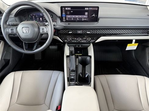 Used 2024 Honda Accord Touring image 17