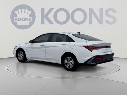 New 2026 Hyundai Elantra SE FWD image 10
