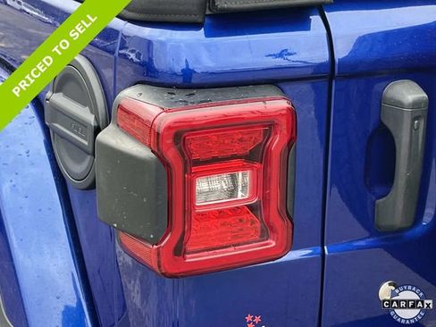 Used 2018 Jeep Wrangler Unlimited Sahara image 10