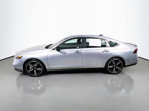 Used 2024 Honda Accord Sport image 9
