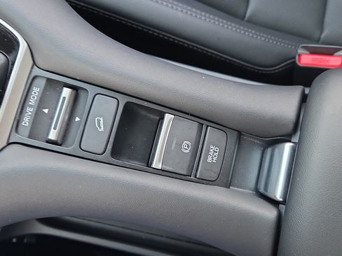 Certified 2025 Honda HR-V EX-L image 32